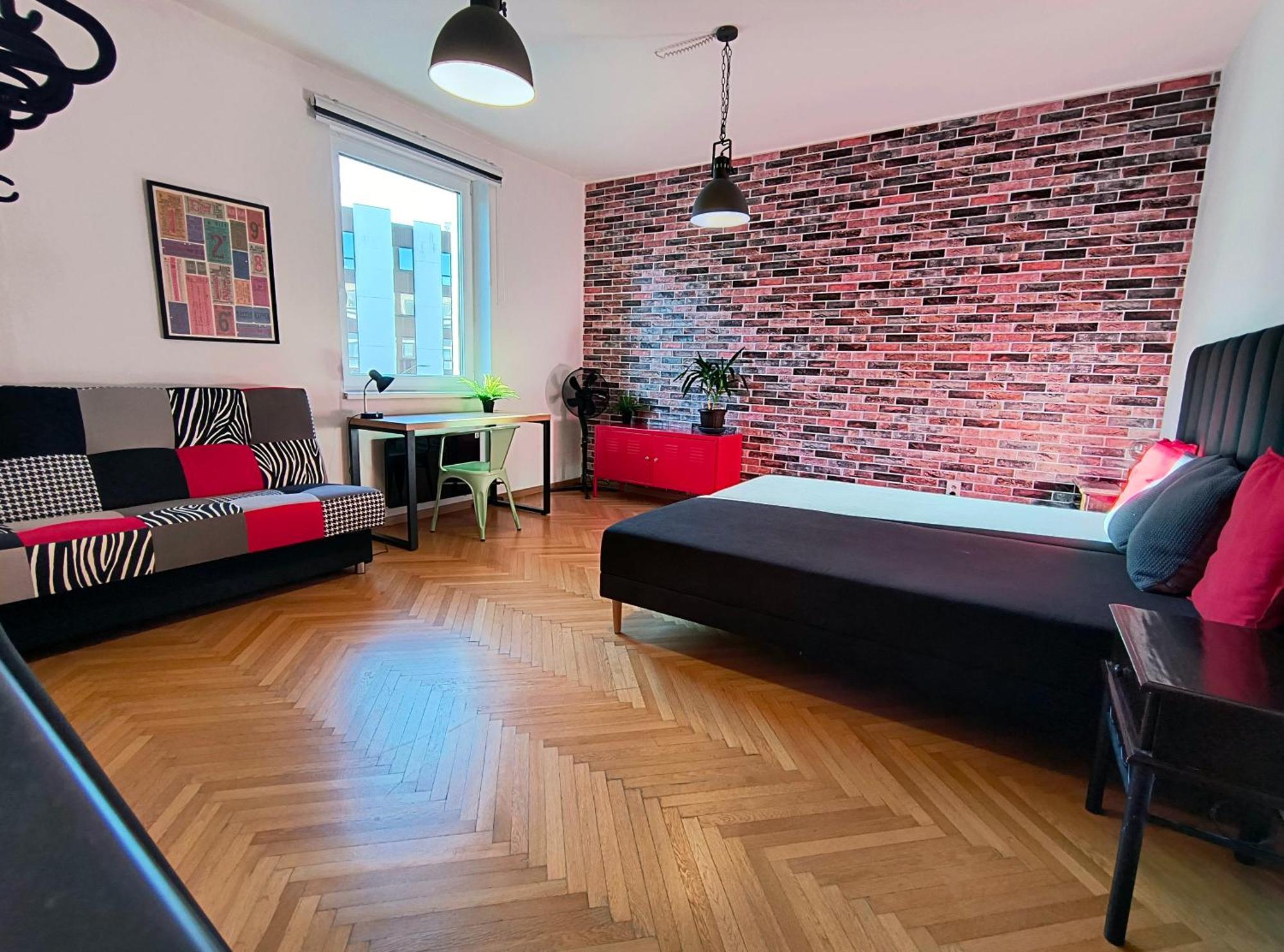 Big - 4 Bedroom, 2 Bathroom With Ac Apartment