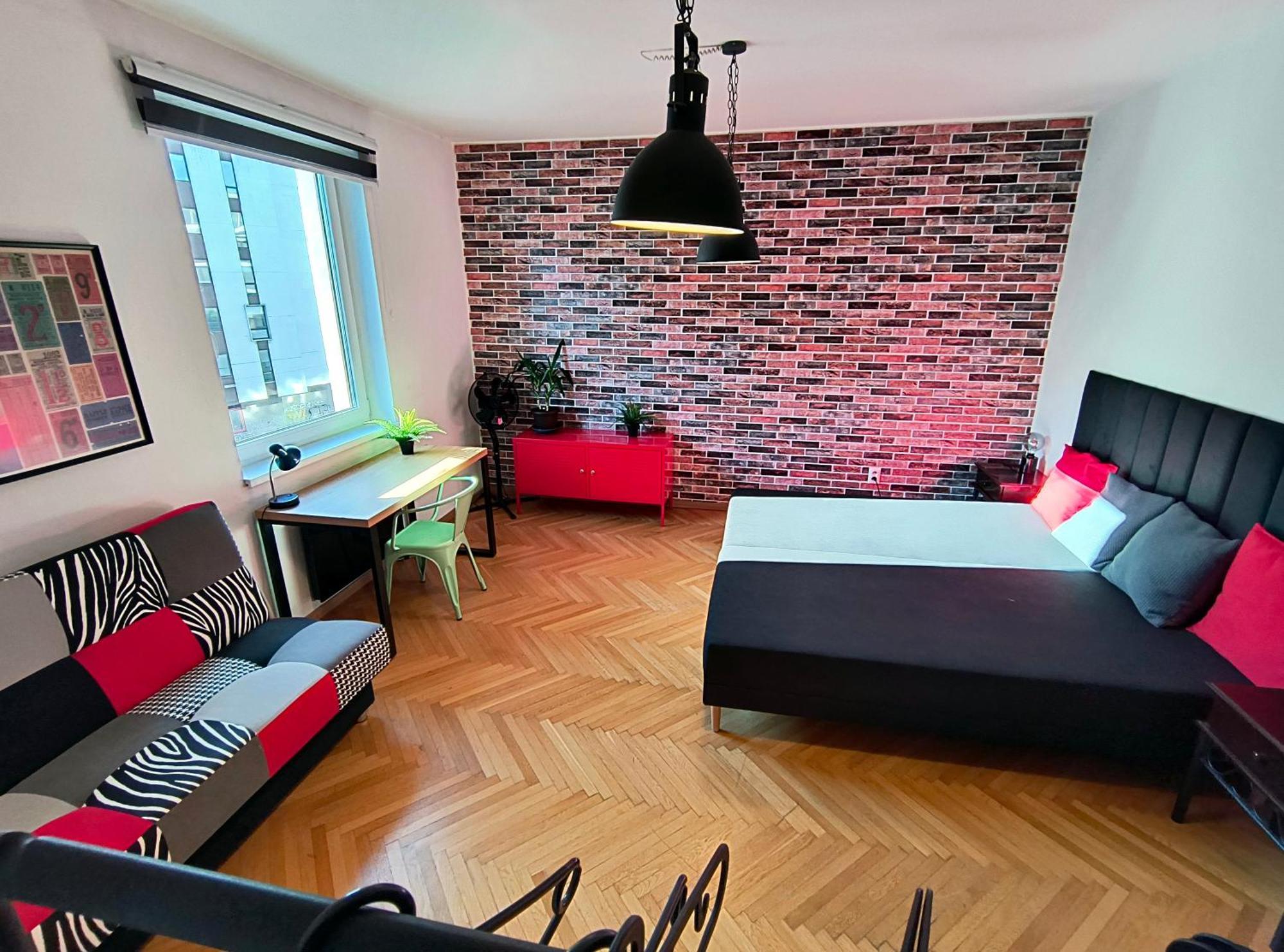 Apartment Big - 4 Bedroom, 2 Bathroom With Ac