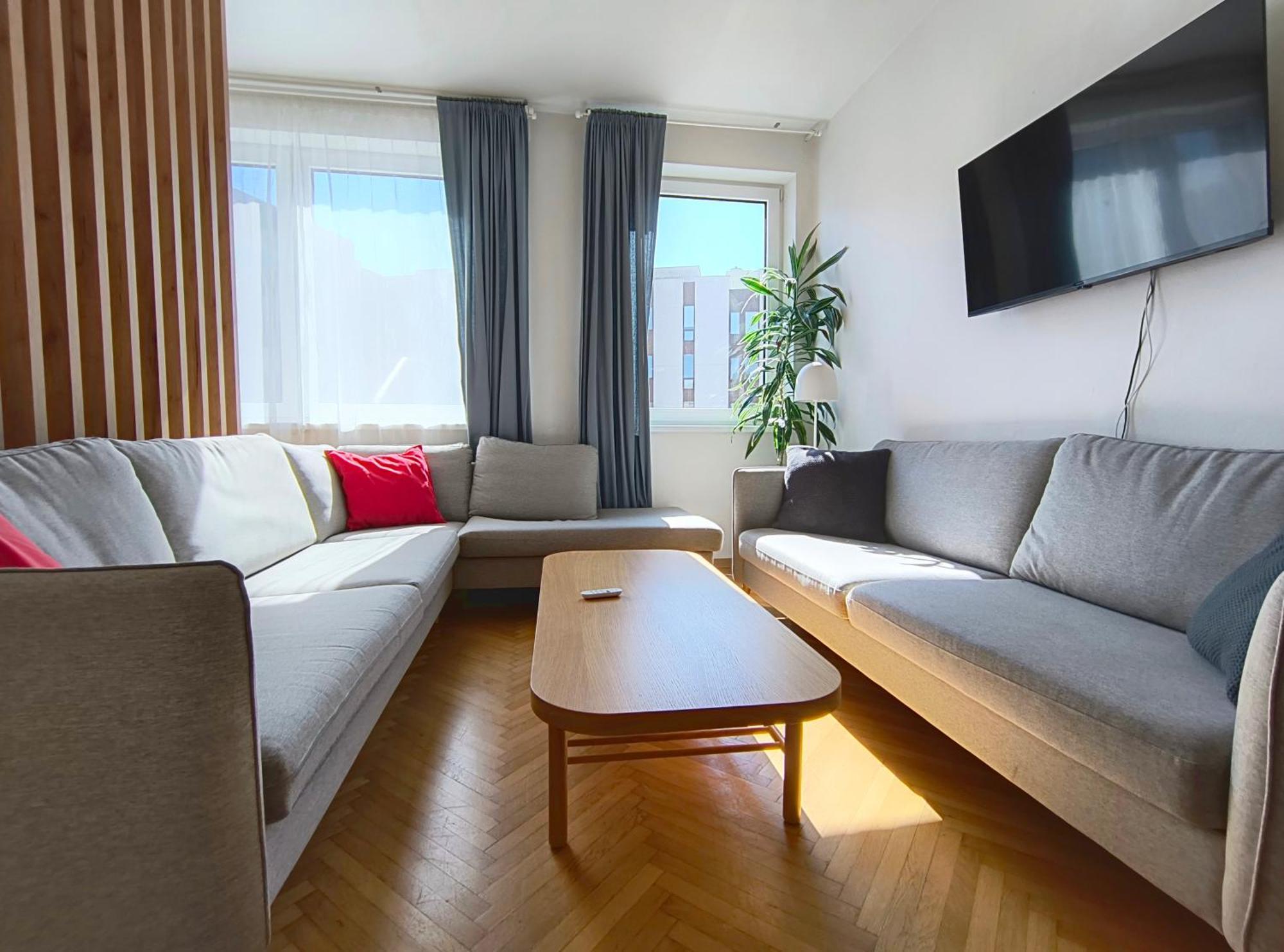 Big - 4 Bedroom, 2 Bathroom With Ac Apartment Pressburg
